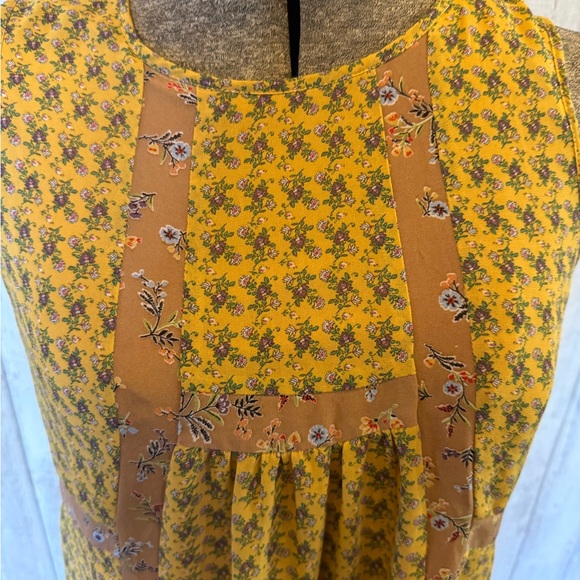 Signature Studio Mustard Floral Dress - Picture 2 of 6